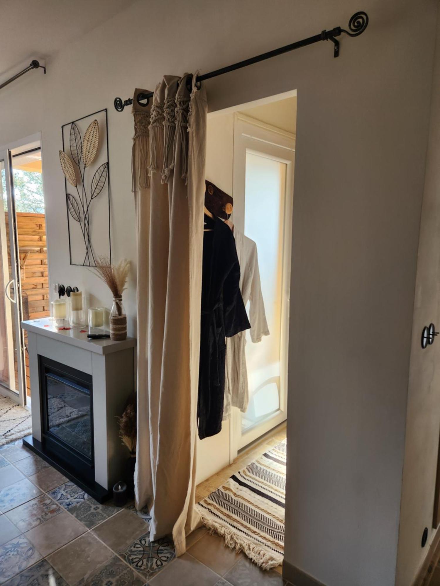 Magnifique petite villa avec jacuzzi l'attrape rêve Les Plantiers Extérieur photo