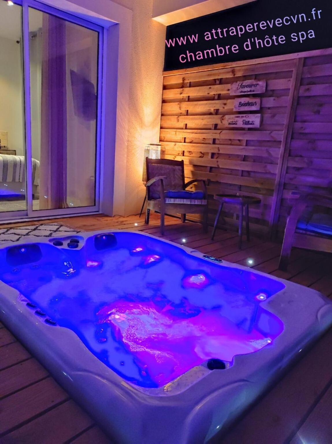 Magnifique petite villa avec jacuzzi l'attrape rêve Les Plantiers Extérieur photo